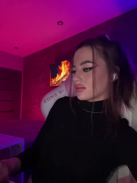 HotGirlEva Adult Chat September 12, 2025