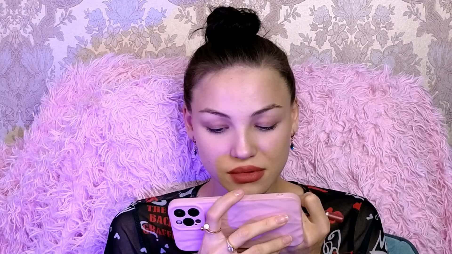 EmilyLuxxxury Adult Chat September 12, 2025