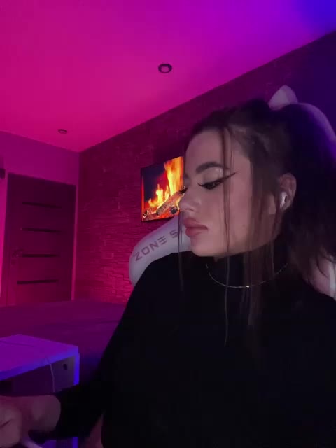 HotGirlEva Adult Chat September 12, 2025