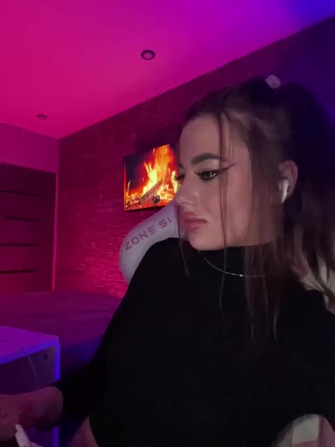 HotGirlEva Adult Chat September 12, 2025