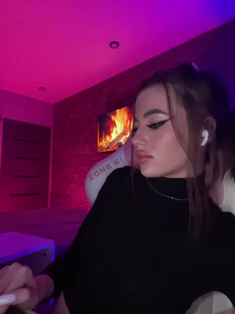 HotGirlEva Adult Chat September 12, 2025