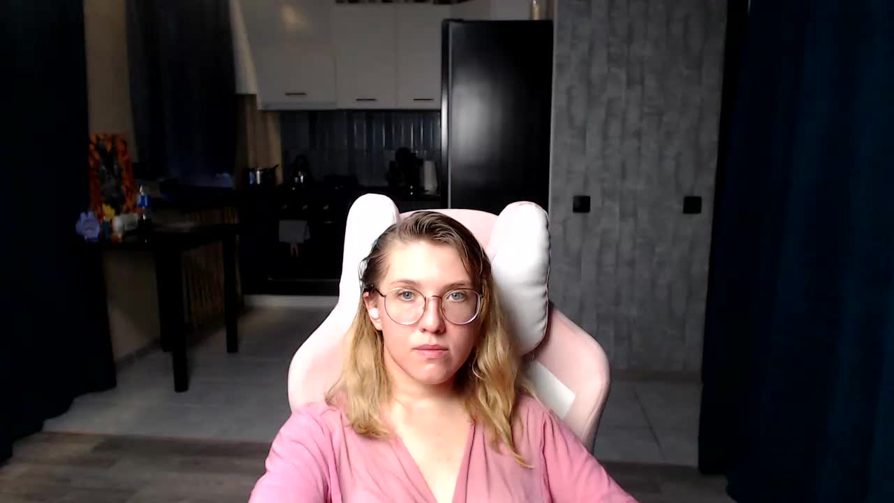 Regimasmile Adult Chat September 12, 2025