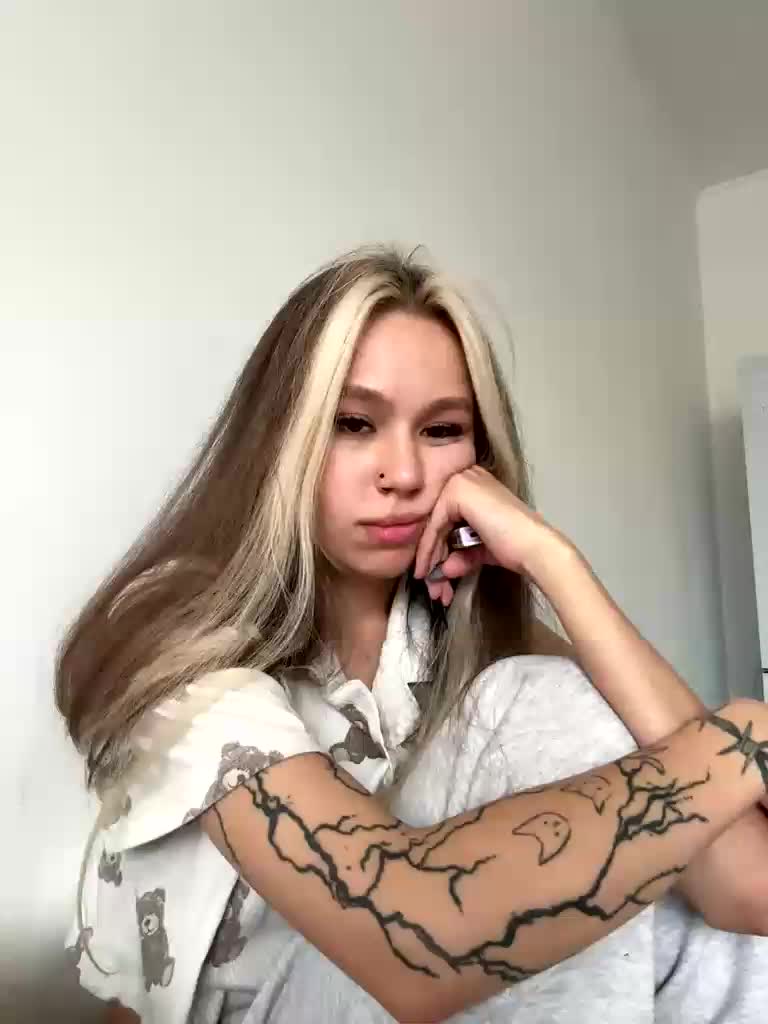 askorbinkiii Adult Chat September 12, 2025