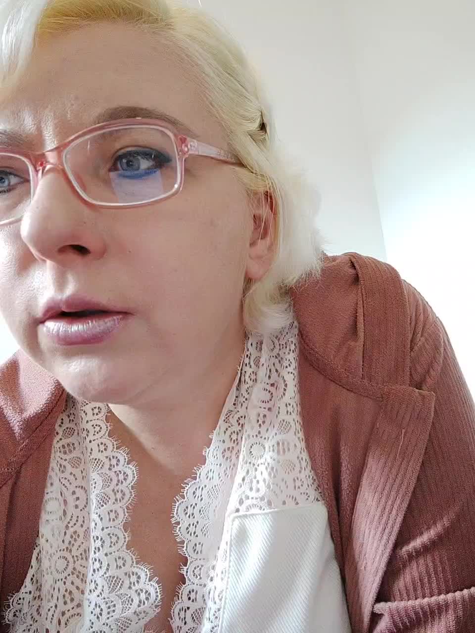 Vika211 Adult Chat September 13, 2025