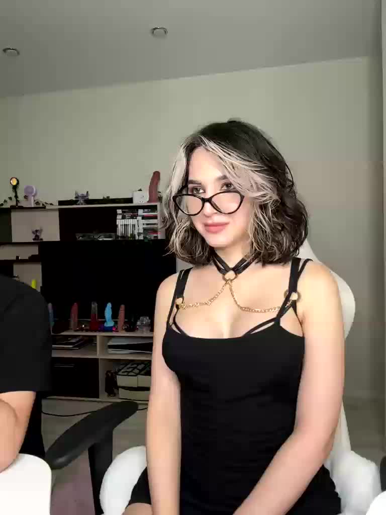 Honey_buns Adult Chat September 13, 2025