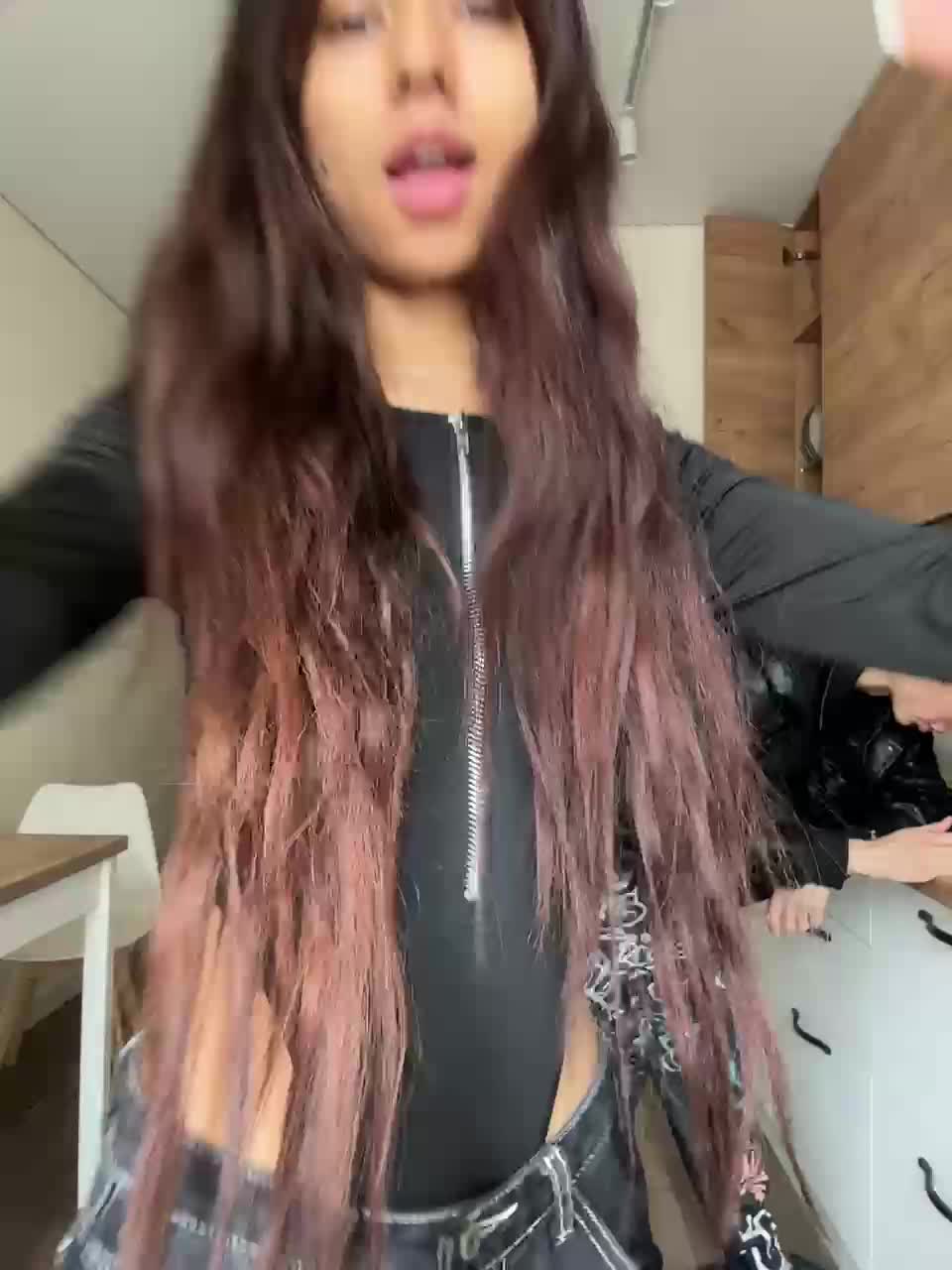 Para_tut Adult Chat September 12, 2025