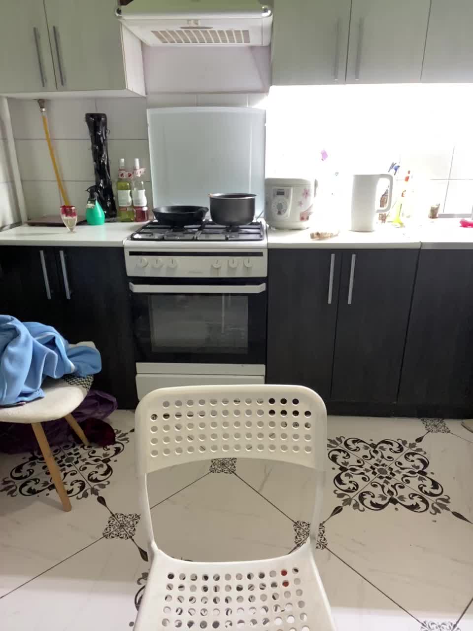 Roksi-8 Adult Chat September 13, 2025