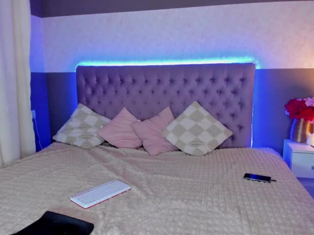 NikkiBust Adult Chat September 13, 2025