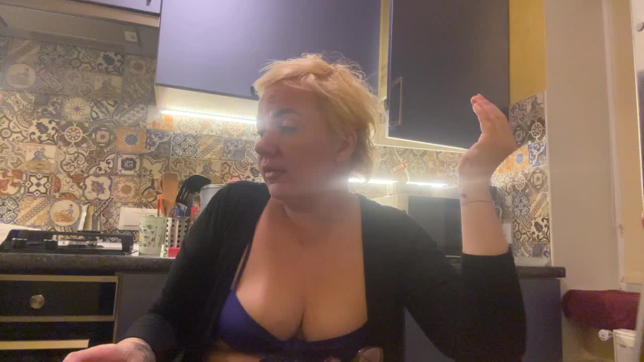 Oksana494 Adult Chat September 12, 2025