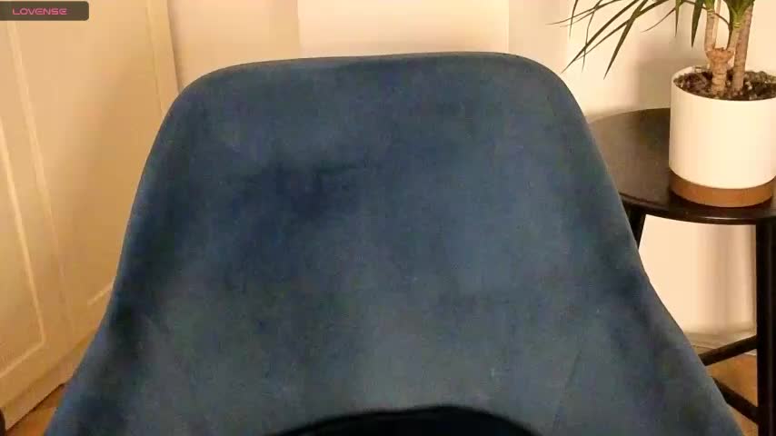 NoFace_Model Adult Chat September 13, 2025