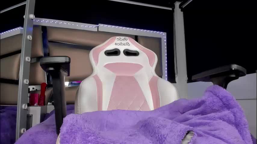 jadeestudios Adult Chat September 13, 2025