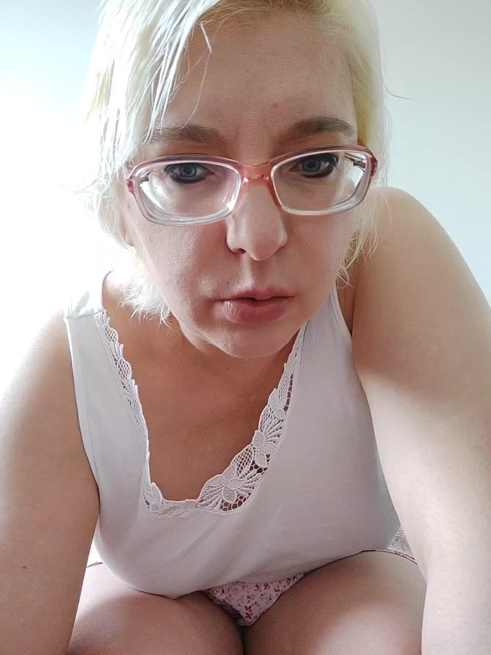 Vika211 Adult Chat September 13, 2025