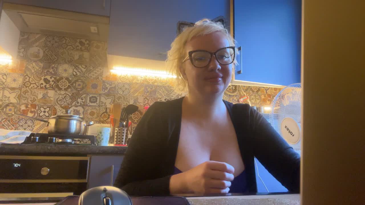 Oksana494 Adult Chat September 14, 2025