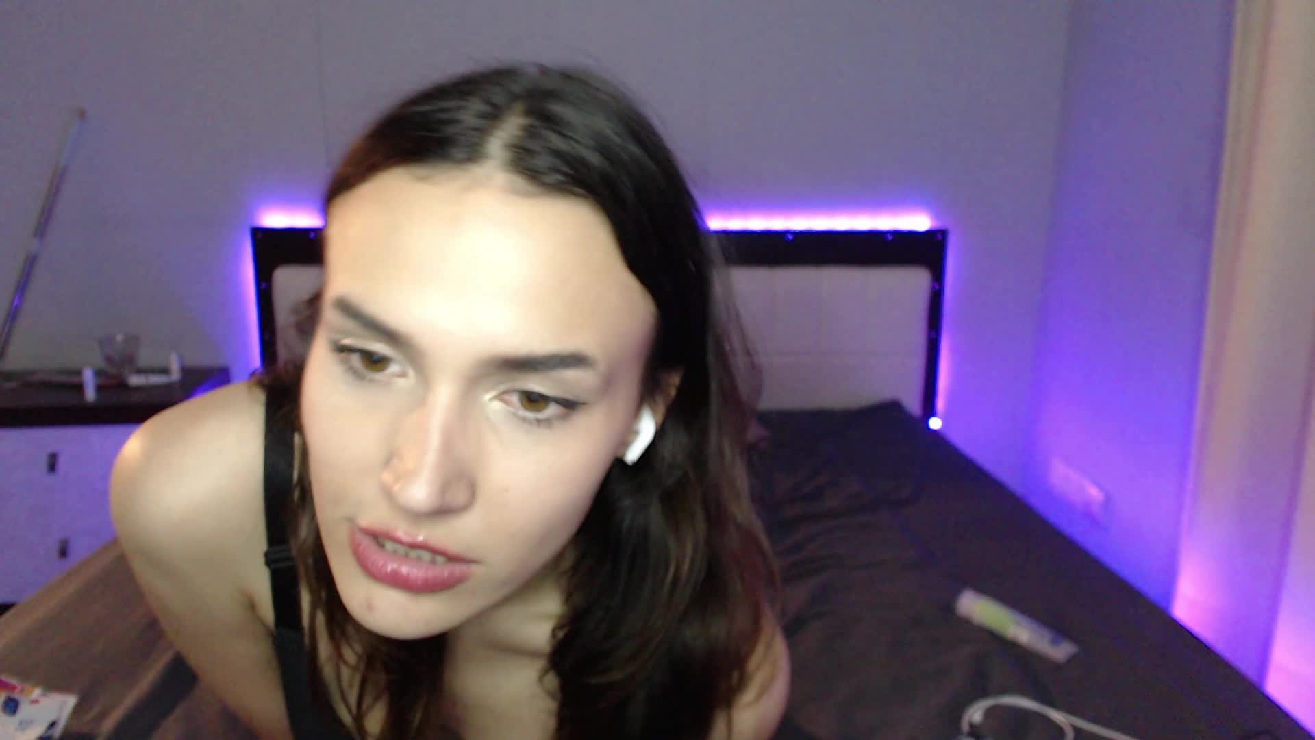 Iloniyaa Adult Chat September 14, 2025