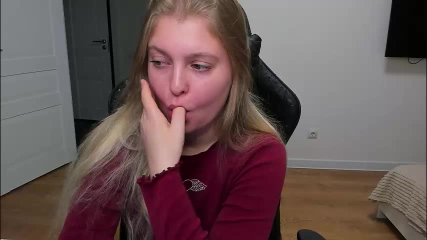 stacy_miraclee Adult Chat September 14, 2025