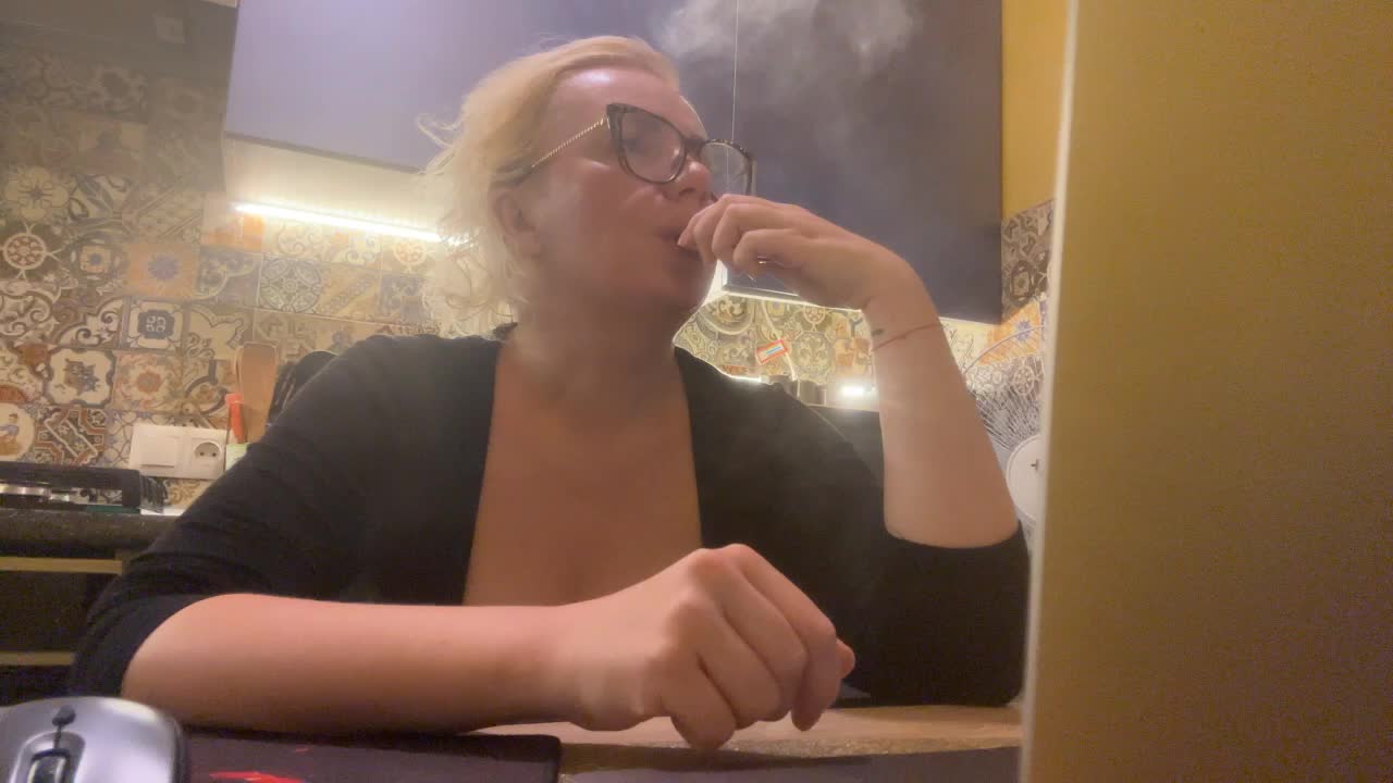 Oksana494 Adult Chat September 14, 2025