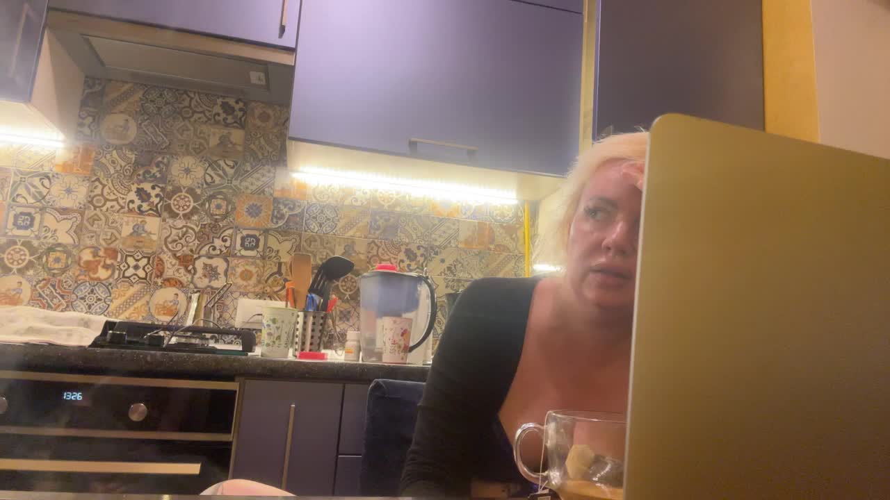 Oksana494 Adult Chat September 14, 2025