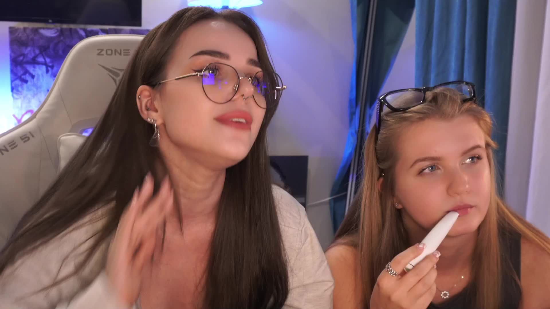 MiniNika Adult Chat September 14, 2025