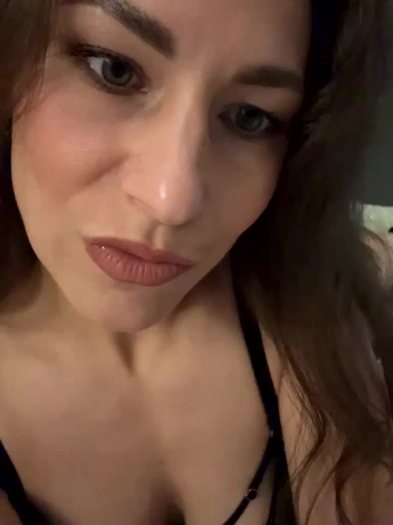 Amourgitana Adult Chat September 14, 2025