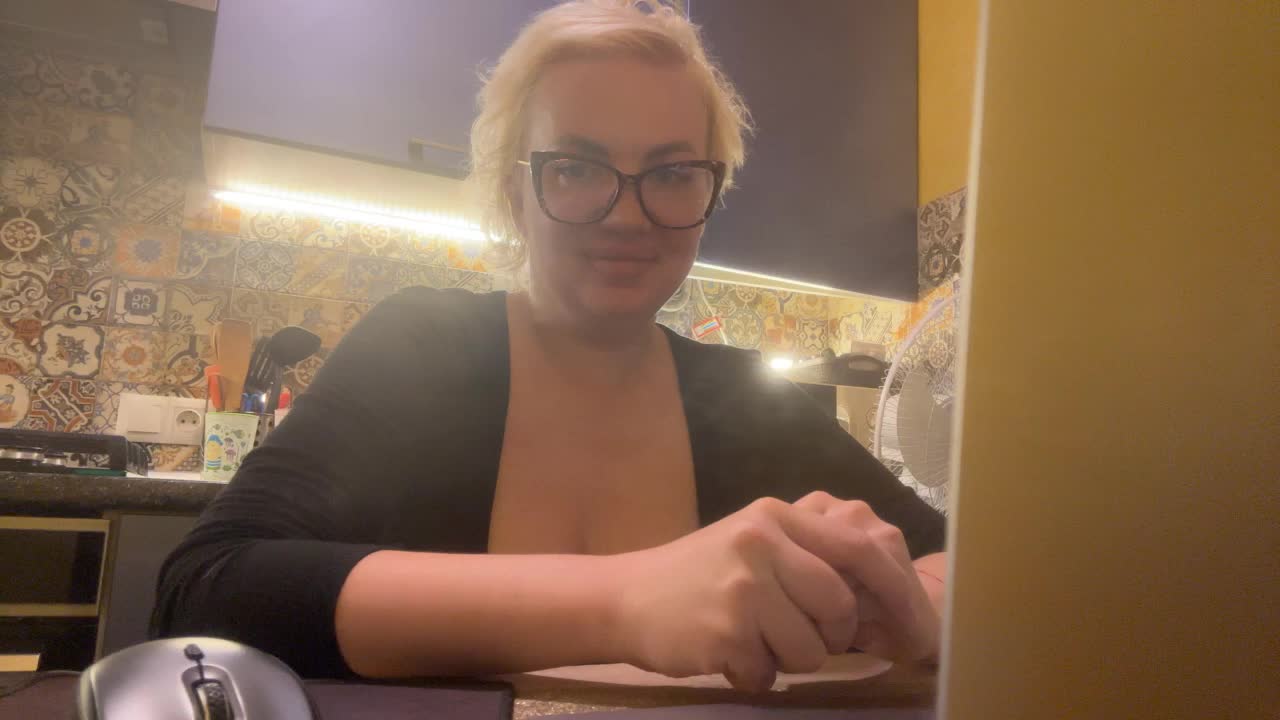 Oksana494 Adult Chat September 14, 2025