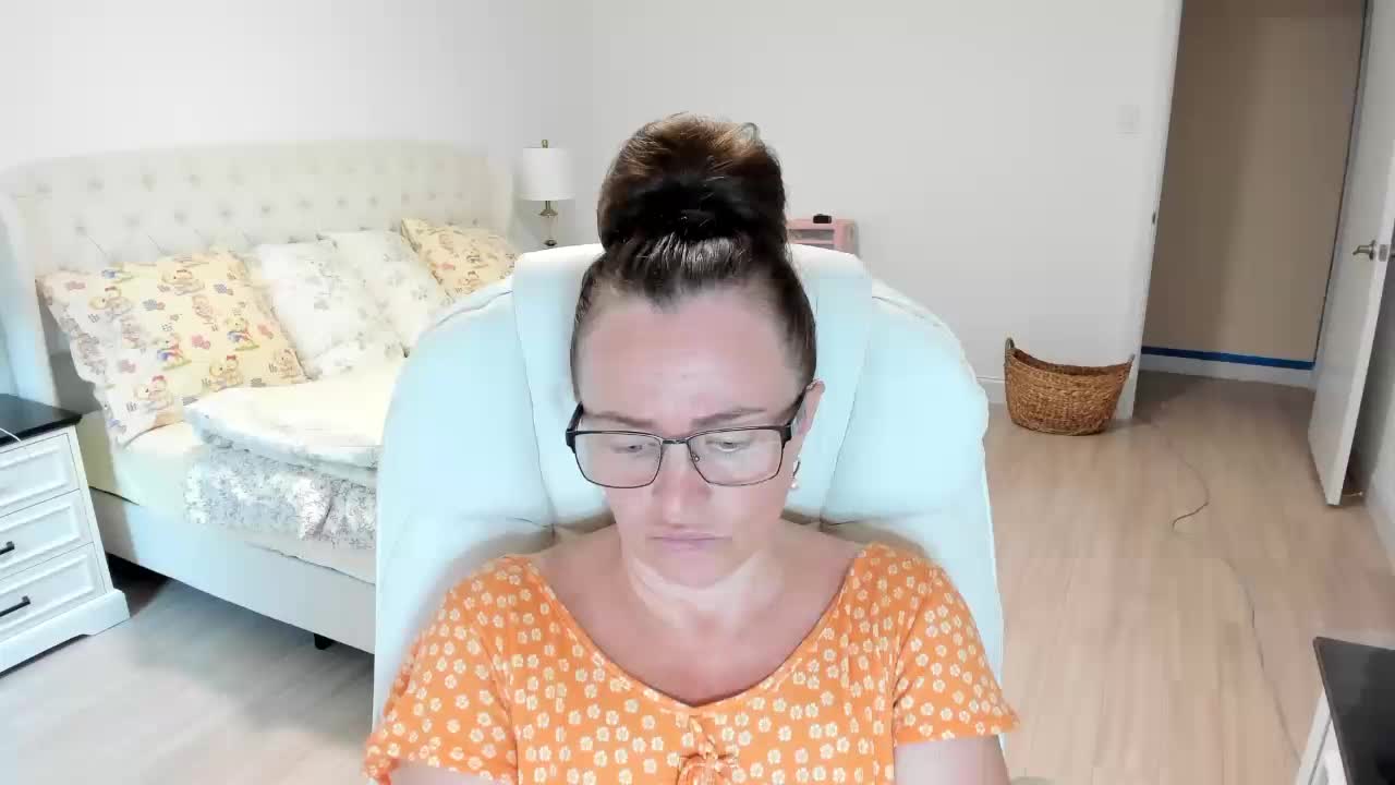 -Michelle- Adult Chat September 14, 2025