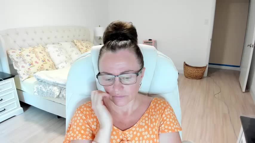 Vika73 Adult Chat September 14, 2025