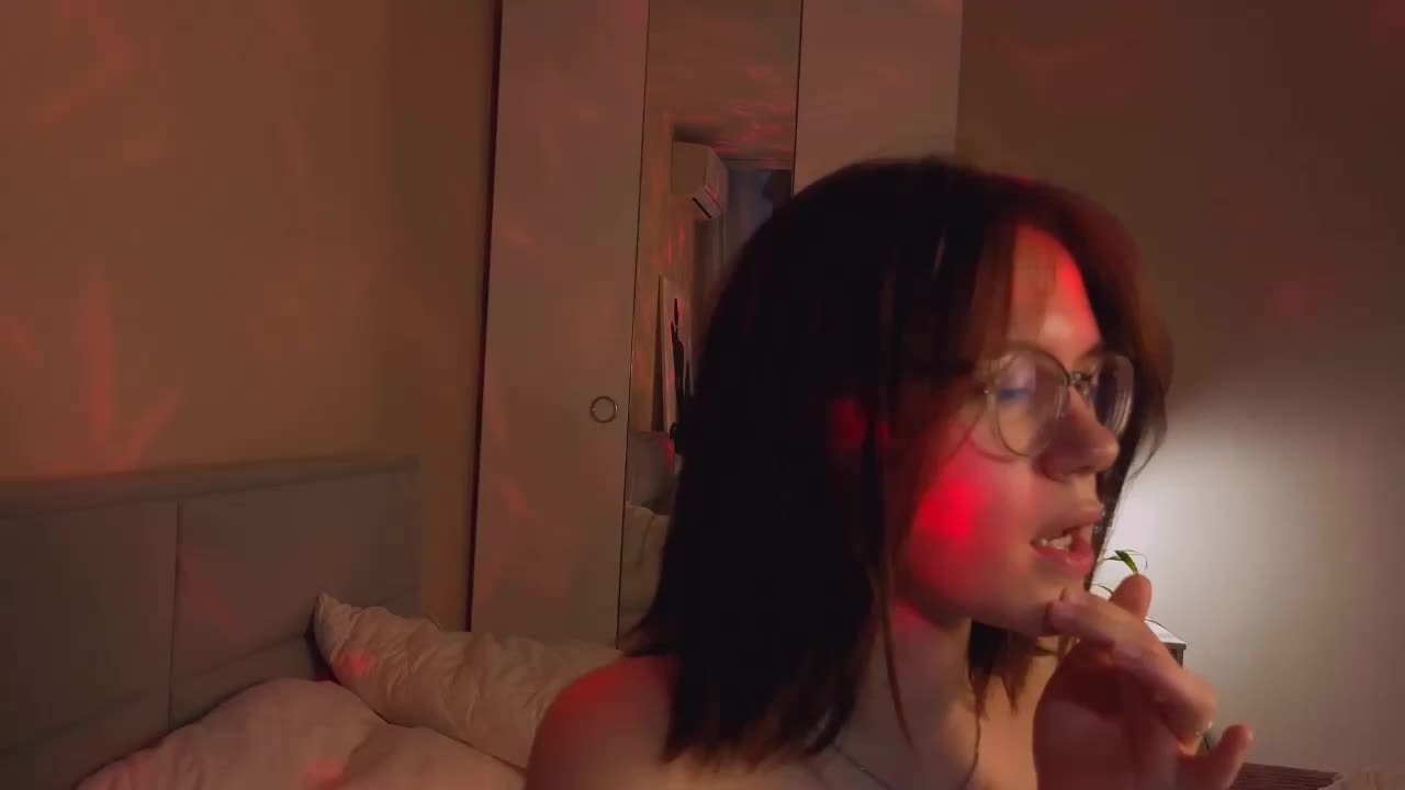 MiaLuw Adult Chat September 14, 2025