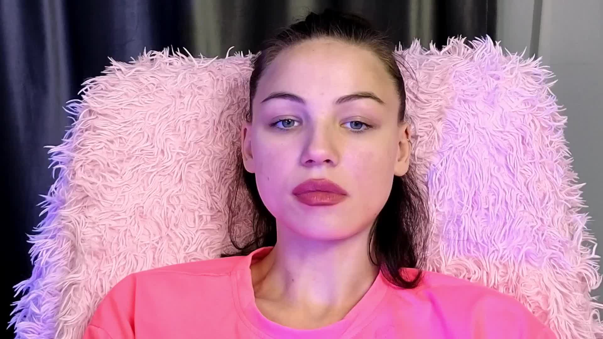 EmilyLuxxxury Adult Chat September 14, 2025