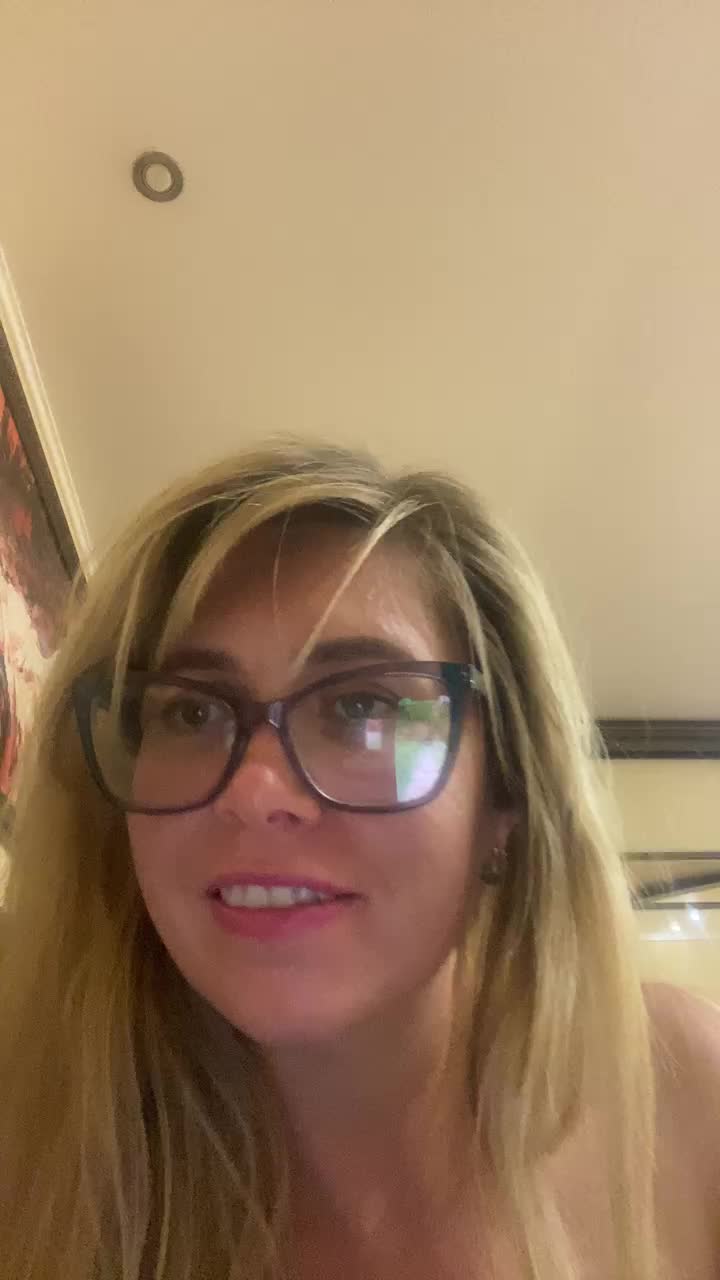 Elegant00Girl Adult Chat September 14, 2025