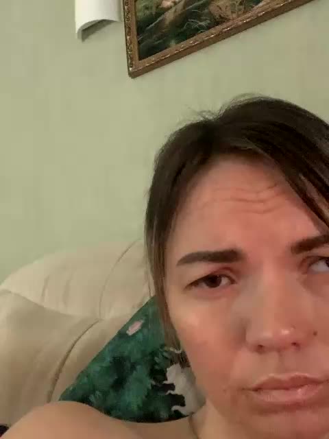 Ella-Pearlie Adult Chat September 14, 2025