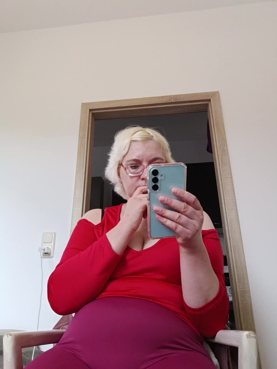 Vika211 Adult Chat September 15, 2025