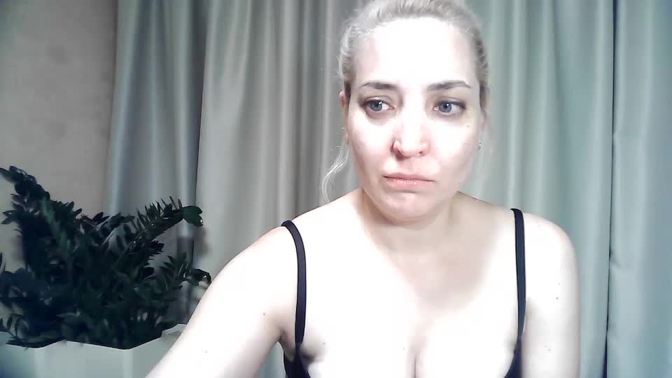 mariska-kiska Adult Chat September 15, 2025