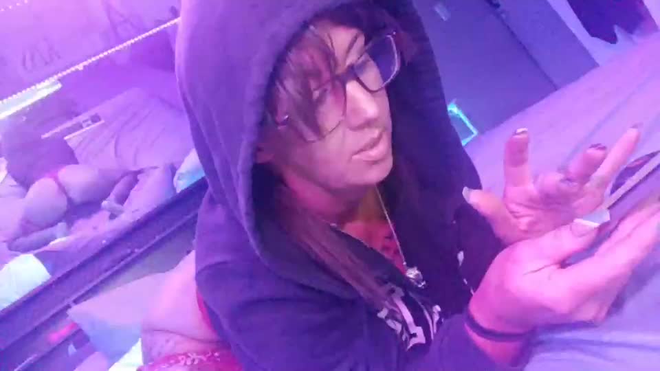 kikilovespartylights Adult Chat September 15, 2025