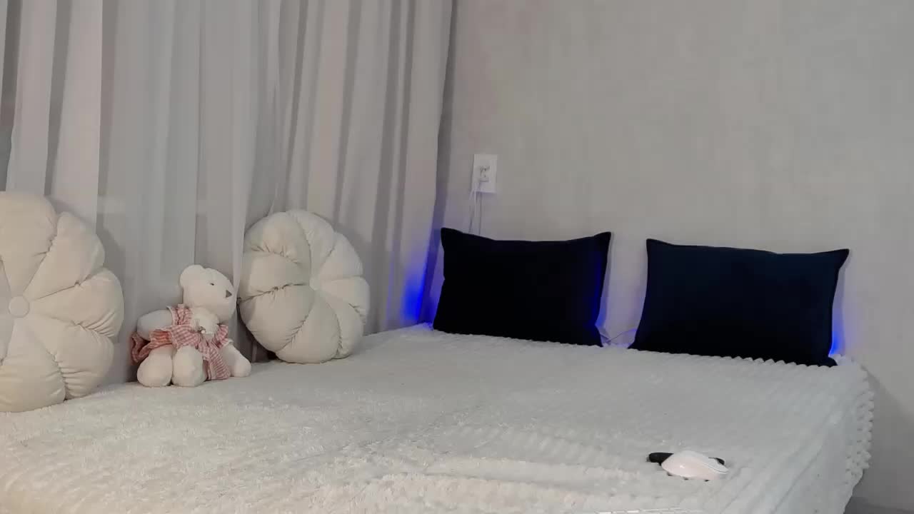 vikisue Adult Chat September 15, 2025