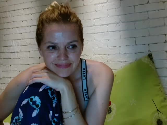 Angel_girllovemy Adult Chat September 15, 2025