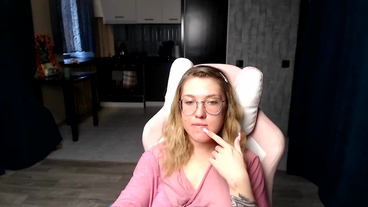 Regimasmile Adult Chat September 15, 2025