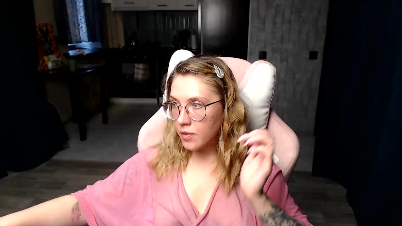 Regimasmile Adult Chat September 15, 2025