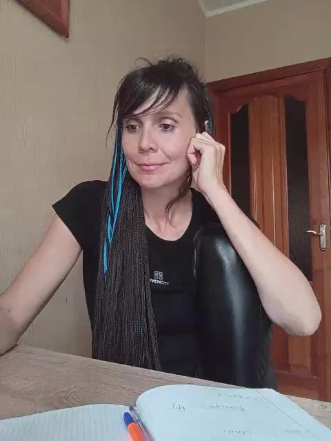 Hellenalonenochka Adult Chat September 15, 2025