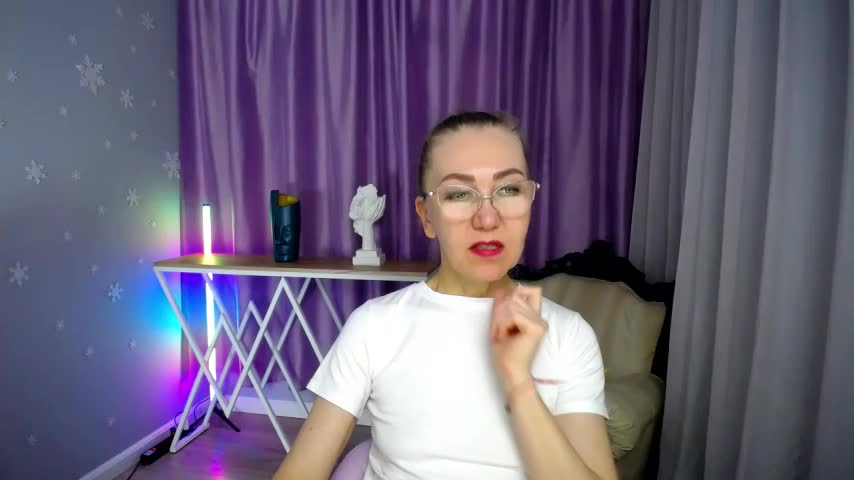 queen_a_n_i Adult Chat September 16, 2025