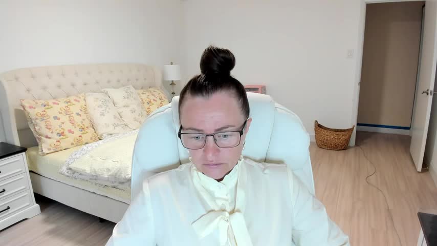 Vika73 Adult Chat September 16, 2025