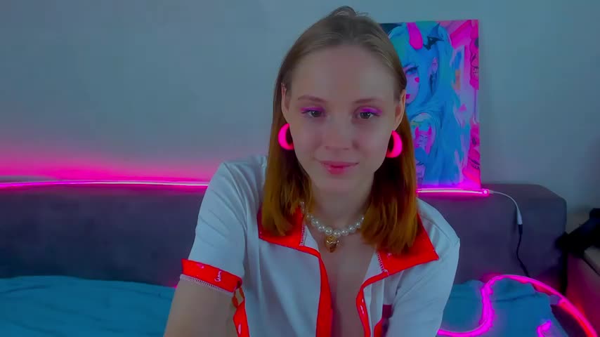 Gina_lovelyy Adult Chat September 15, 2025