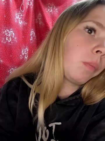 Zuli_Kiska Adult Chat September 16, 2025