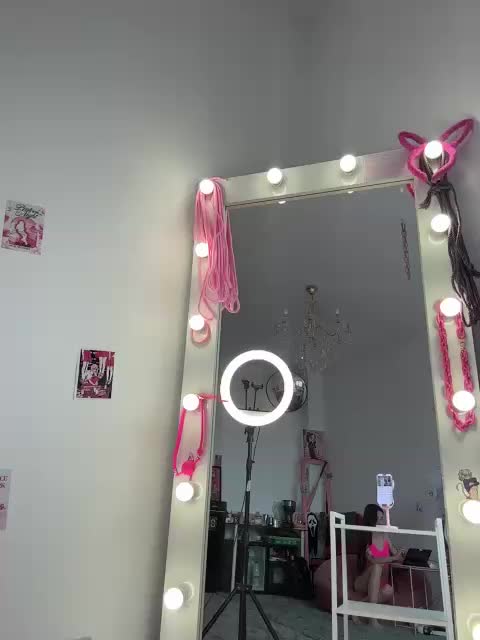 -LittleFairy- Adult Chat September 16, 2025