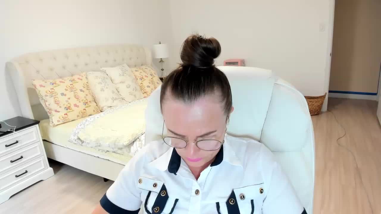 -Michelle- Adult Chat September 16, 2025