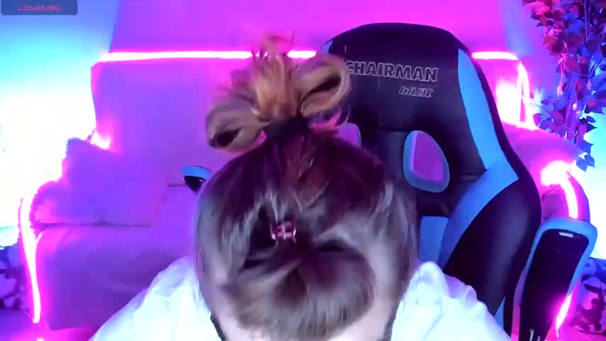 Sexy-Housewife Adult Chat September 16, 2025