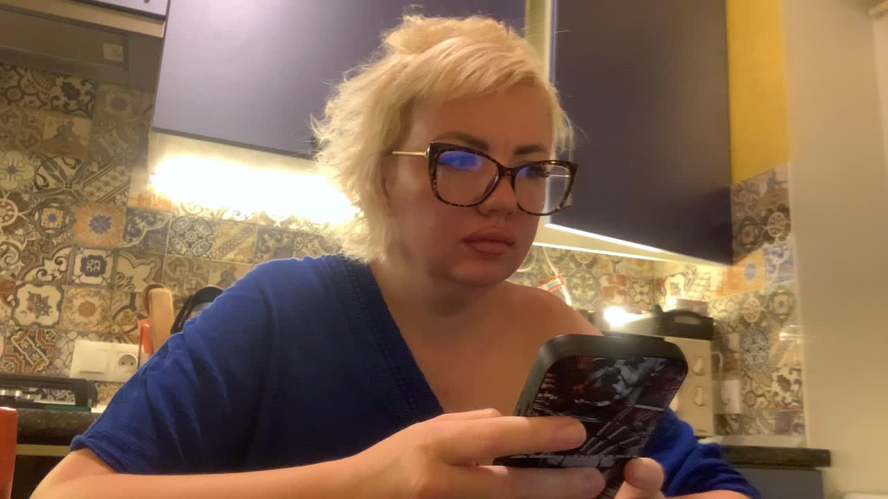 Oksana494 Adult Chat September 16, 2025