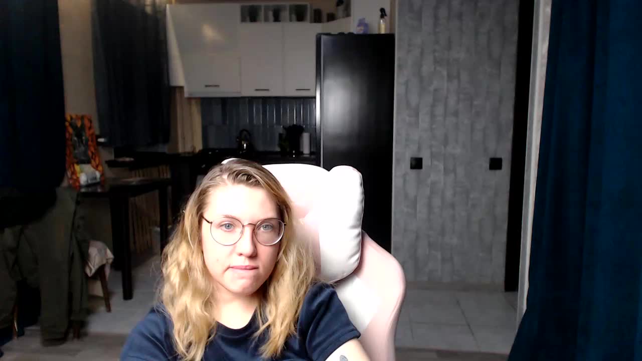 Regimasmile Adult Chat September 16, 2025