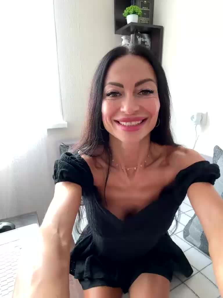 AdrienneBourget Adult Chat September 16, 2025