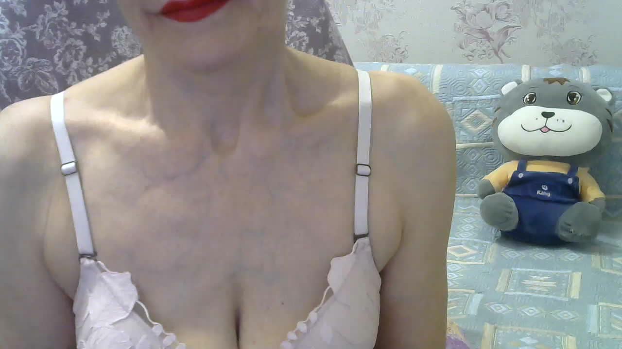 Red-Rose-777 Adult Chat September 17, 2025