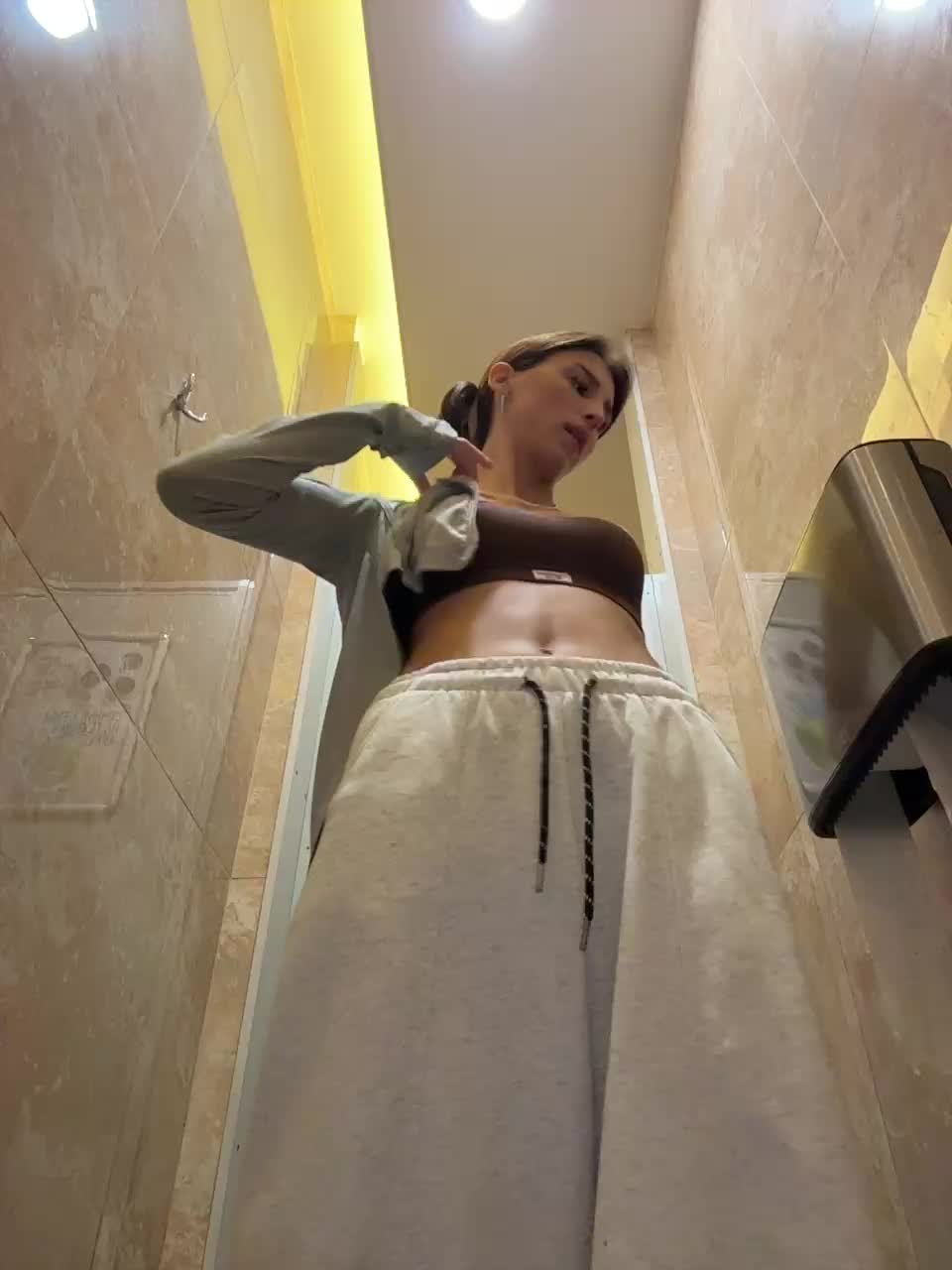 -Eva-22- Adult Chat September 17, 2025